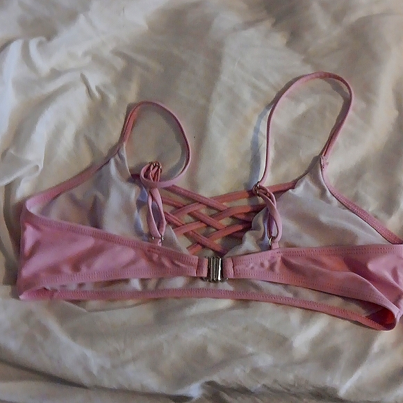 Criss-Cross Pink Bikini top - Picture 3 of 8